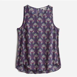 Daniel Rainn Sleeveless Blouse with Keyhole Button accent in back. Size M.